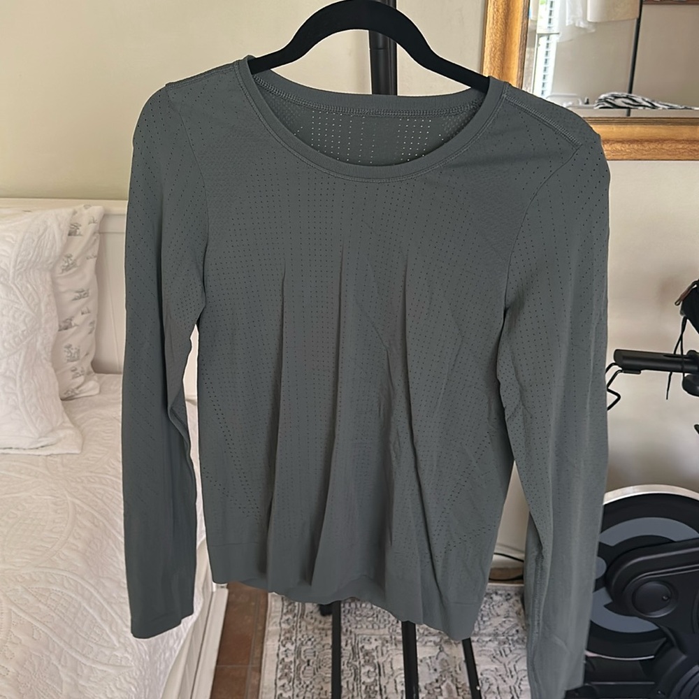 Athleta Long Sleeve Top